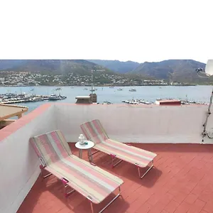 Un Racò A L'alt Empordà El Port De La Selva