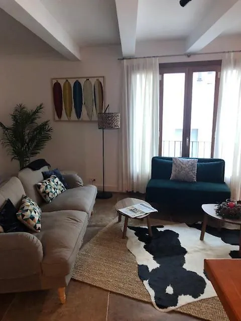 Charming House In Downtown El Port De La Selva Apartment